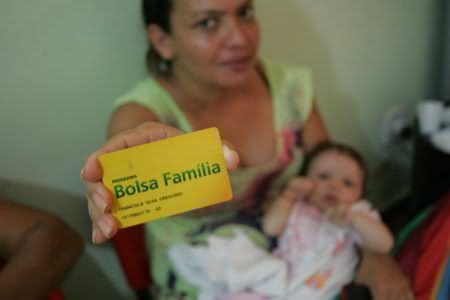 A inscrição no Bolsa Família depende do Cadastro Único.
