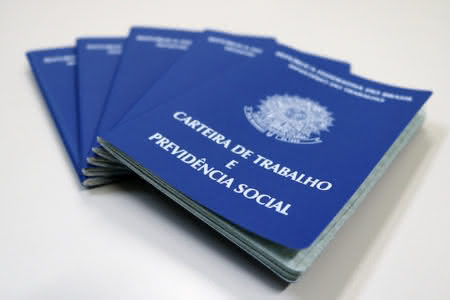 A habilitação para seguro desemprego requer carteira assinada por pelo menos 12 meses. (Foto: Divulgação)