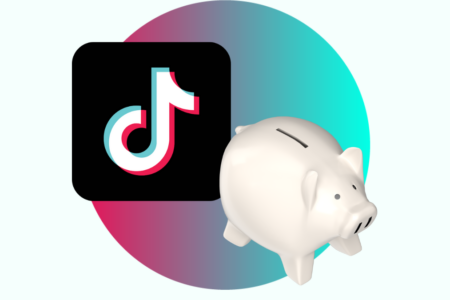 Símbolo do TikTok ao lado de um cofrinho